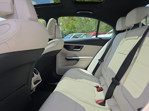 Used 2025 Mercedes-Benz C 300 Sedan image 15