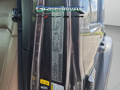 Used 2022 Jeep Wrangler Unlimited Rubicon 4xe w/ Cold Weather Group AWD/4WD image 31