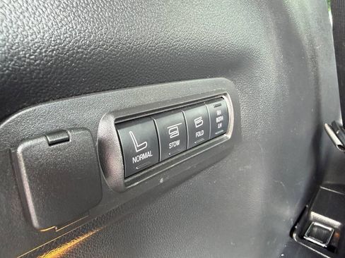 Used 2016 Ford Explorer Platinum AWD/4WD image 29