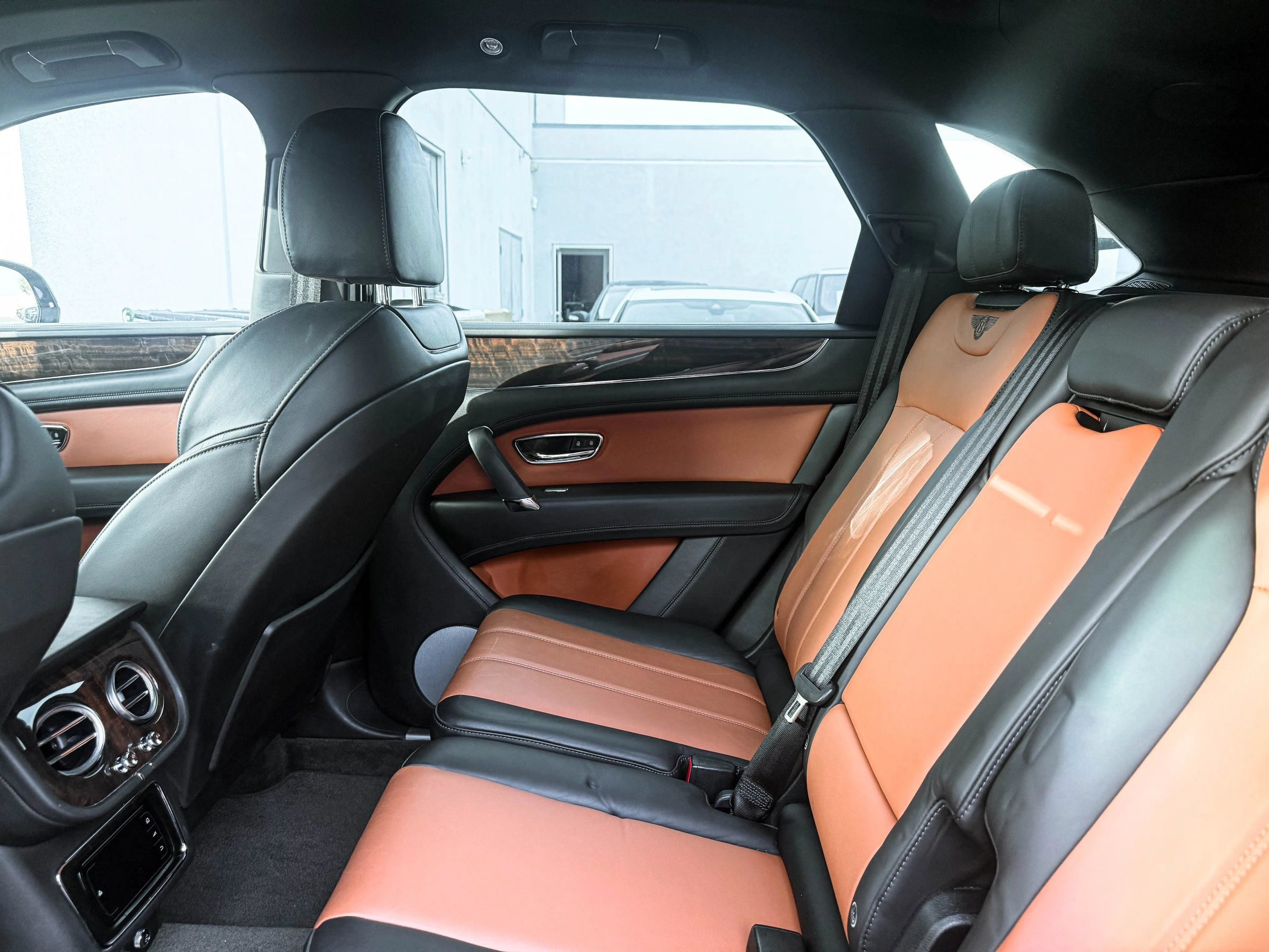 Used 2020 Bentley Bentayga AWD/4WD image 24