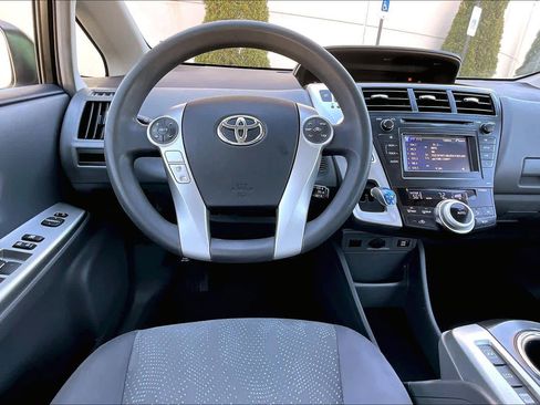 Used 2012 Toyota Prius V Two image 5