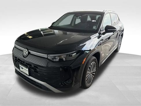 Certified 2025 Volkswagen Tiguan S AWD/4WD image 6
