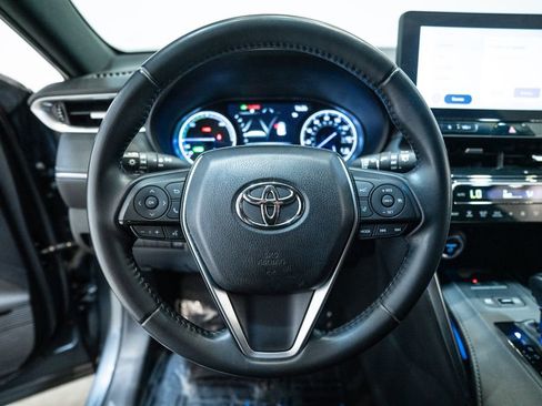 Certified 2023 Toyota Venza XLE image 16