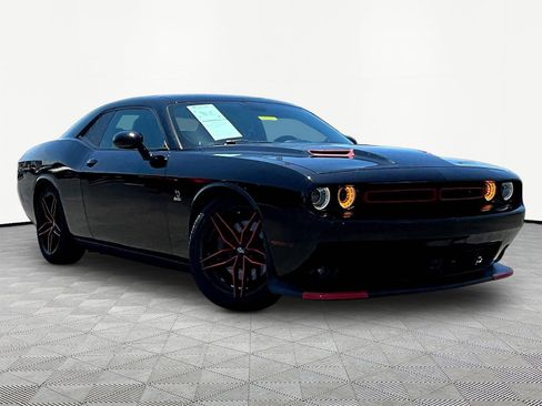 Used 2016 Dodge Challenger R/T Scat Pack w/ Leather Interior Group RWD image 3