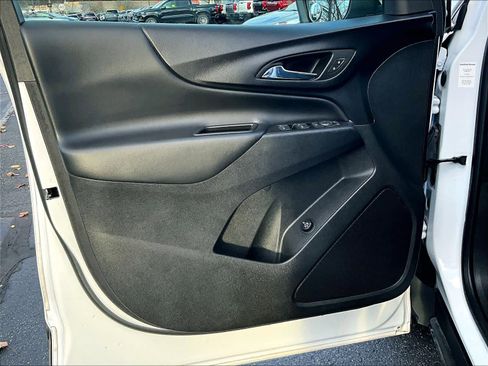 Used 2022 Chevrolet Equinox LT image 9