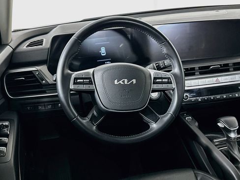 Used 2025 Kia Telluride S FWD image 18