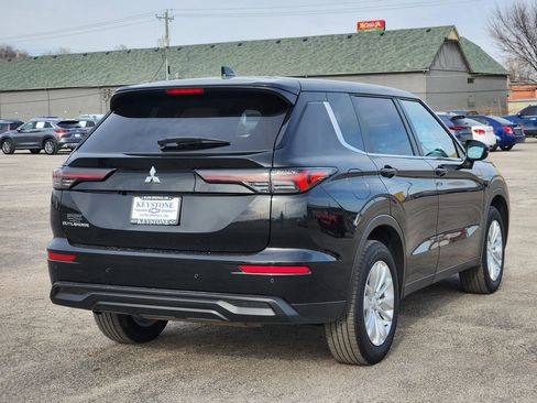 Used 2025 Mitsubishi Outlander ES image 5