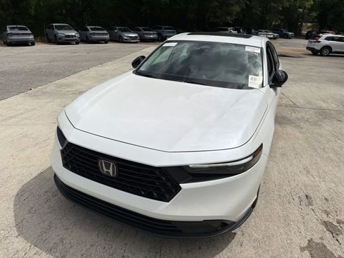 Used 2025 Honda Accord SE image 4