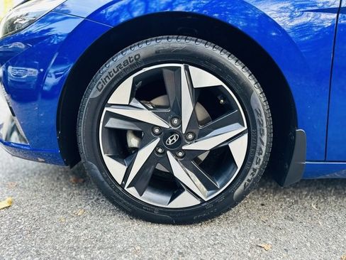 Used 2023 Hyundai Elantra Limited image 26