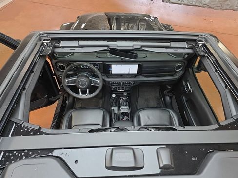 Used 2024 Jeep Wrangler High Altitude image 23