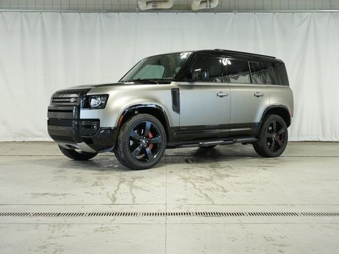 Used 2025 Land Rover Defender 110 X image 1