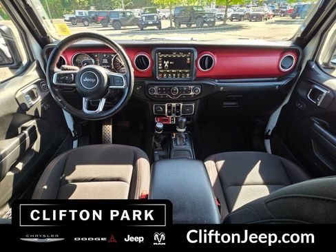 Used 2023 Jeep Gladiator Rubicon w/ Cold Weather Group AWD/4WD image 25