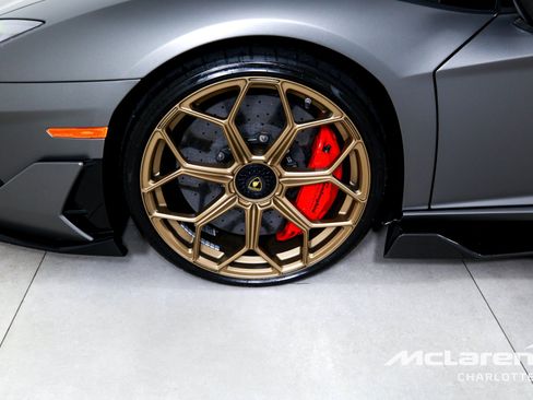 Used 2020 Lamborghini Aventador SVJ AWD/4WD image 29