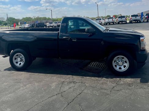Used 2017 Chevrolet Silverado 1500 W/T RWD image 4
