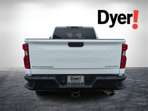Used 2024 Chevrolet Silverado 2500 Custom w/ Custom Value Package image 5