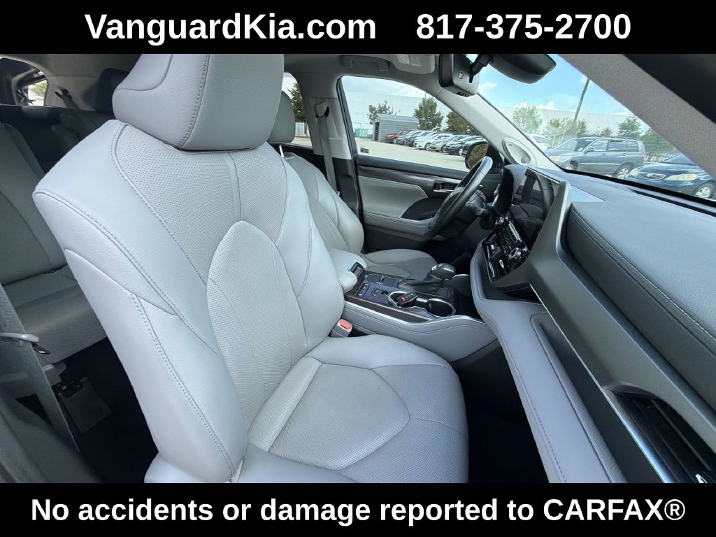 Used 2021 Toyota Highlander Limited FWD image 29