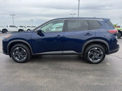 Used 2025 Nissan Rogue SV AWD/4WD image 8