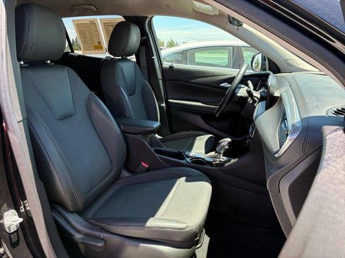 Used 2025 Buick Encore GX Preferred FWD image 34