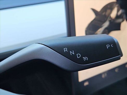 Used 2025 Tesla Model Y Long Range AWD/4WD image 24