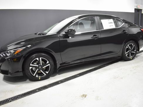New 2025 Nissan Sentra SV image 2