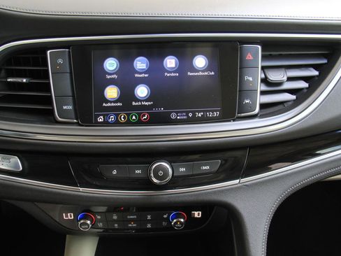 Used 2023 Buick Enclave Avenir w/ Avenir Technology Package FWD image 18