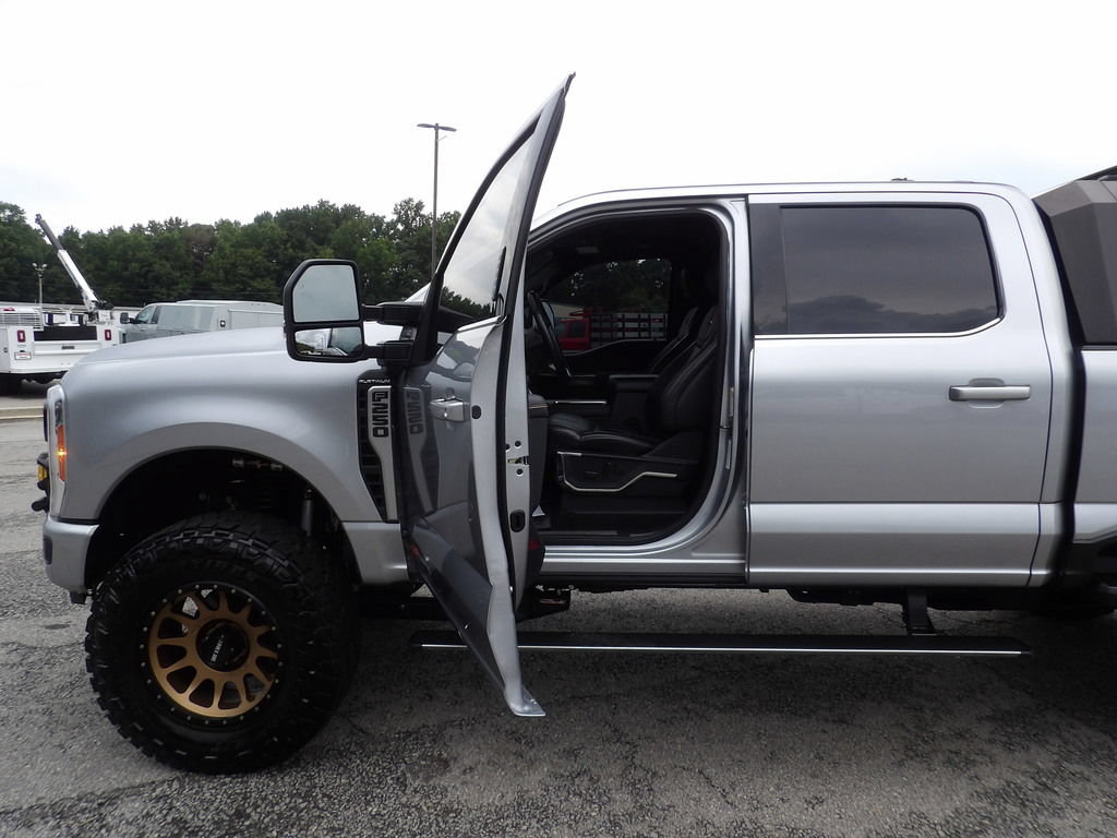 Used 2023 Ford F250 Platinum w/ Tremor Off-Road Package AWD/4WD image 12