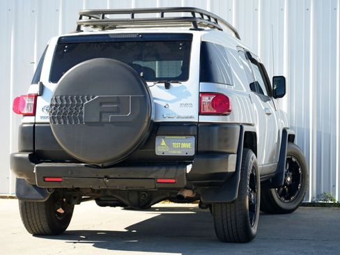 Used 2007 Toyota FJ Cruiser 2WD image 4