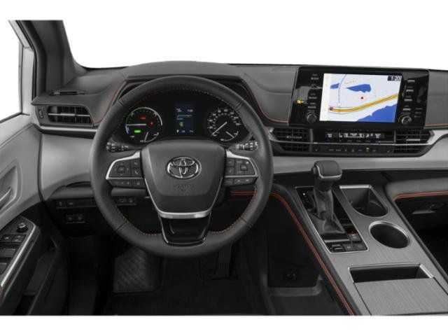 Used 2022 Toyota Sienna XSE w/ XSE Plus Package AWD/4WD image 7