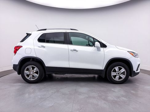 Used 2019 Chevrolet Trax LT w/ LT Convenience Package AWD/4WD image 29