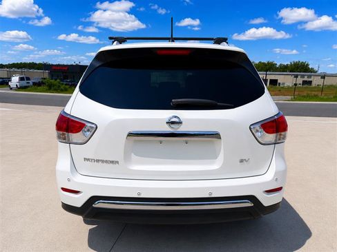 Used 2015 Nissan Pathfinder SV FWD image 6