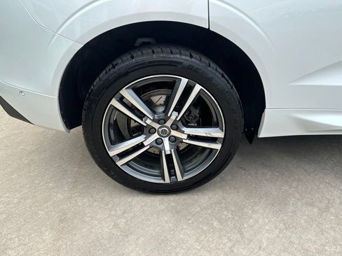 Used 2018 Volvo XC60 T6 Momentum w/ Advanced Package AWD/4WD image 14