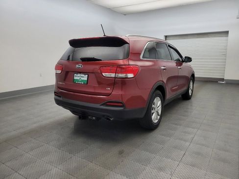 Used 2018 Kia Sorento LX image 9