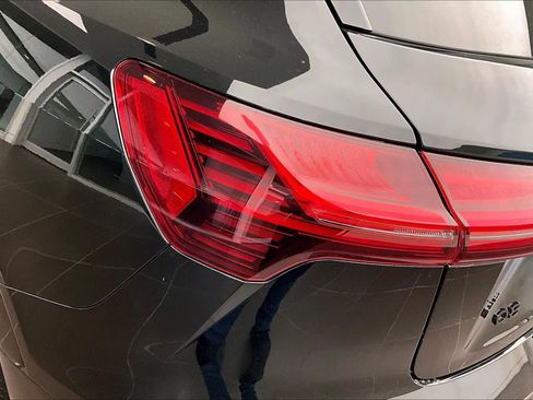 Used 2024 Audi Q8 e-tron Premium Plus w/ Premium Plus Package image 26