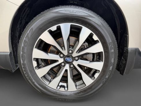 Used 2016 Subaru Outback 2.5i Limited AWD/4WD image 10