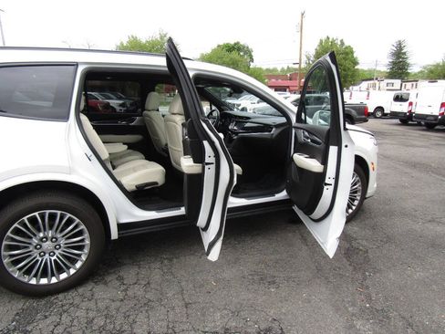 Used 2020 Cadillac XT6 Sport AWD/4WD image 28