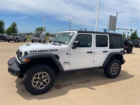Used 2026 Jeep Wrangler Unlimited Rubicon AWD/4WD image 5