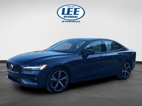 Used 2024 Volvo S60 B5 Ultimate w/ Climate Package image 8