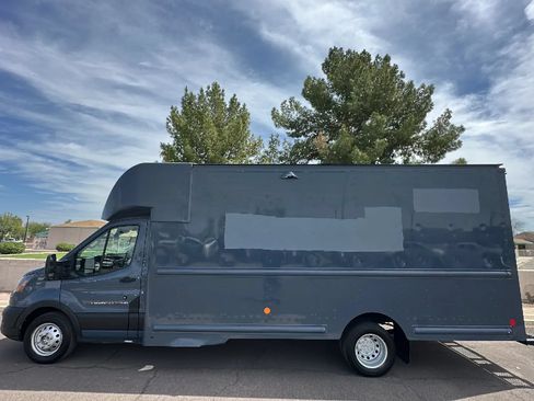 Used 2021 Ford Transit 350 DRW RWD image 1