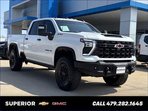 Used 2024 Chevrolet Silverado 2500 ZR2 w/ ZR2 Bison Edition image 1