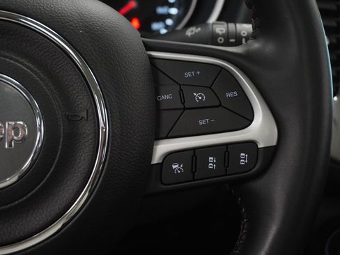 Certified 2020 Jeep Compass Latitude image 40