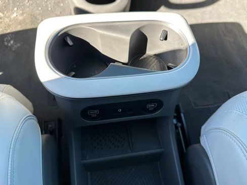 Used 2024 Hyundai Ioniq 5 Limited image 23