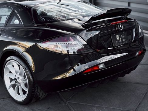 Used 2006 Mercedes-Benz SLR image 16