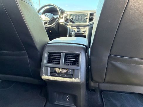 Used 2018 Volkswagen Atlas SE image 15