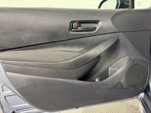 Used 2025 Toyota Corolla LE image 34