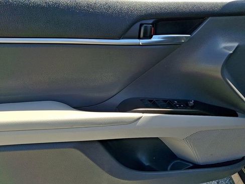 Used 2022 Toyota Camry LE image 12