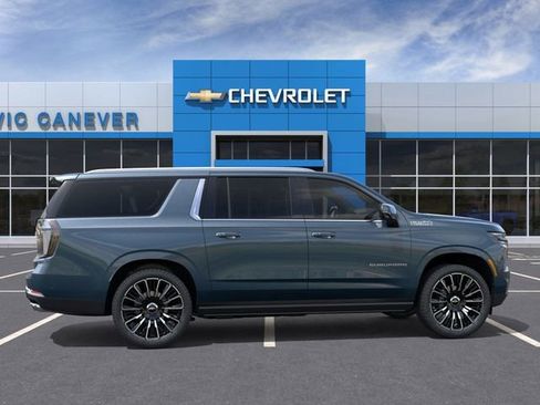 New 2026 Chevrolet Suburban High Country image 6