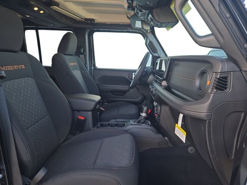 Certified 2025 Jeep Gladiator Mojave image 15