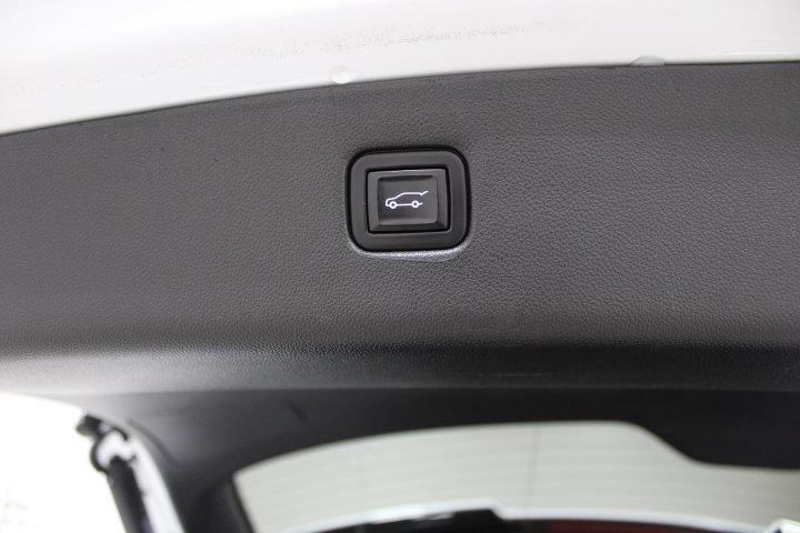 Used 2022 Chevrolet Blazer Premier w/ Enhanced Convenience Package AWD/4WD image 16