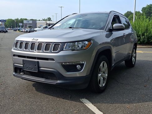 Used 2021 Jeep Compass Latitude w/ Driver Assistance Group AWD/4WD image 4