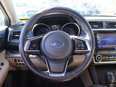 Used 2018 Subaru Outback 2.5i Limited image 7